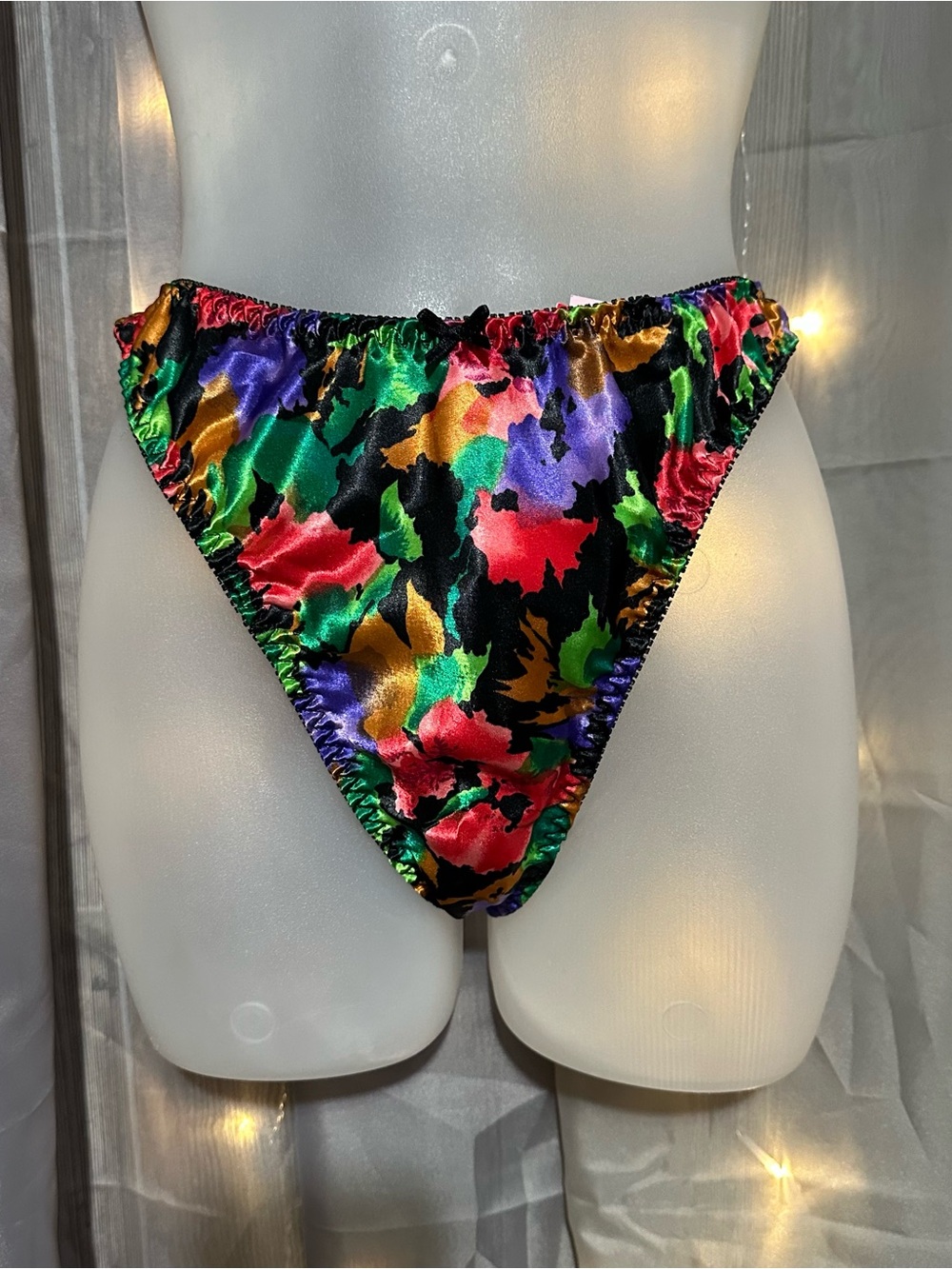Vintage 90s Jolie high-rise black and floral thong underwear panties Sz L/7 NWT